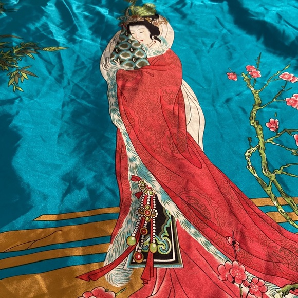 Spectacular Silken robe!!! πππβ€οΈ - Picture 4 of 13